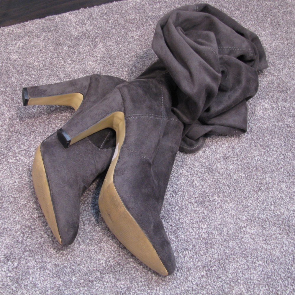 Women’s Knee High Boots Light Grey Size 10